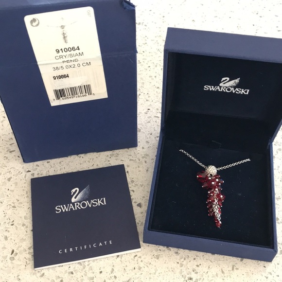 Swarovski Crystal necklace, silver 16” chain. - Picture 2 of 4